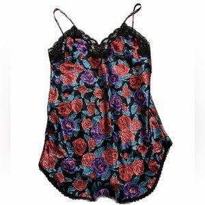 Vintage Romantic Silky Gown 🖤